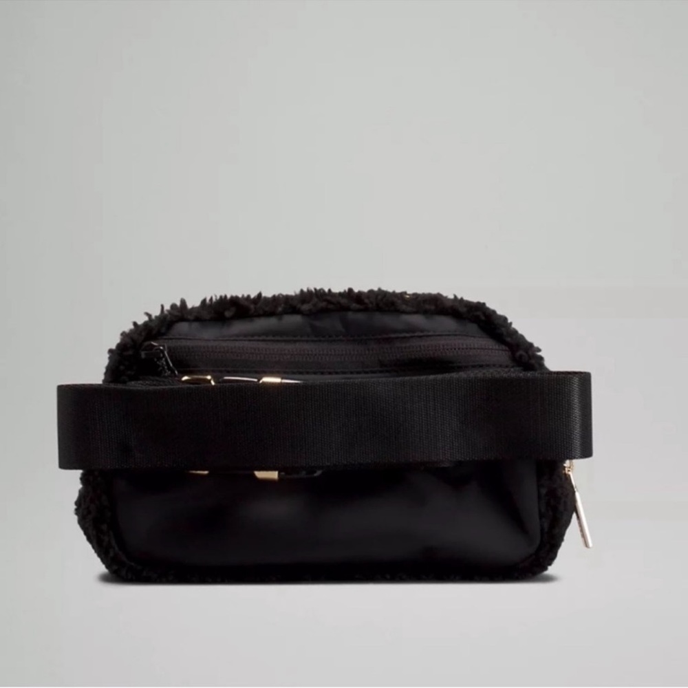 Lululemon Athletica | Bag | Everywhere Belt Bag 1L | Textured Fleece | B… - Picture 7 of 12